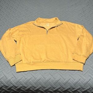 So Ladies Lounge Life Gold Sweatershirt, EUC, Size Medium